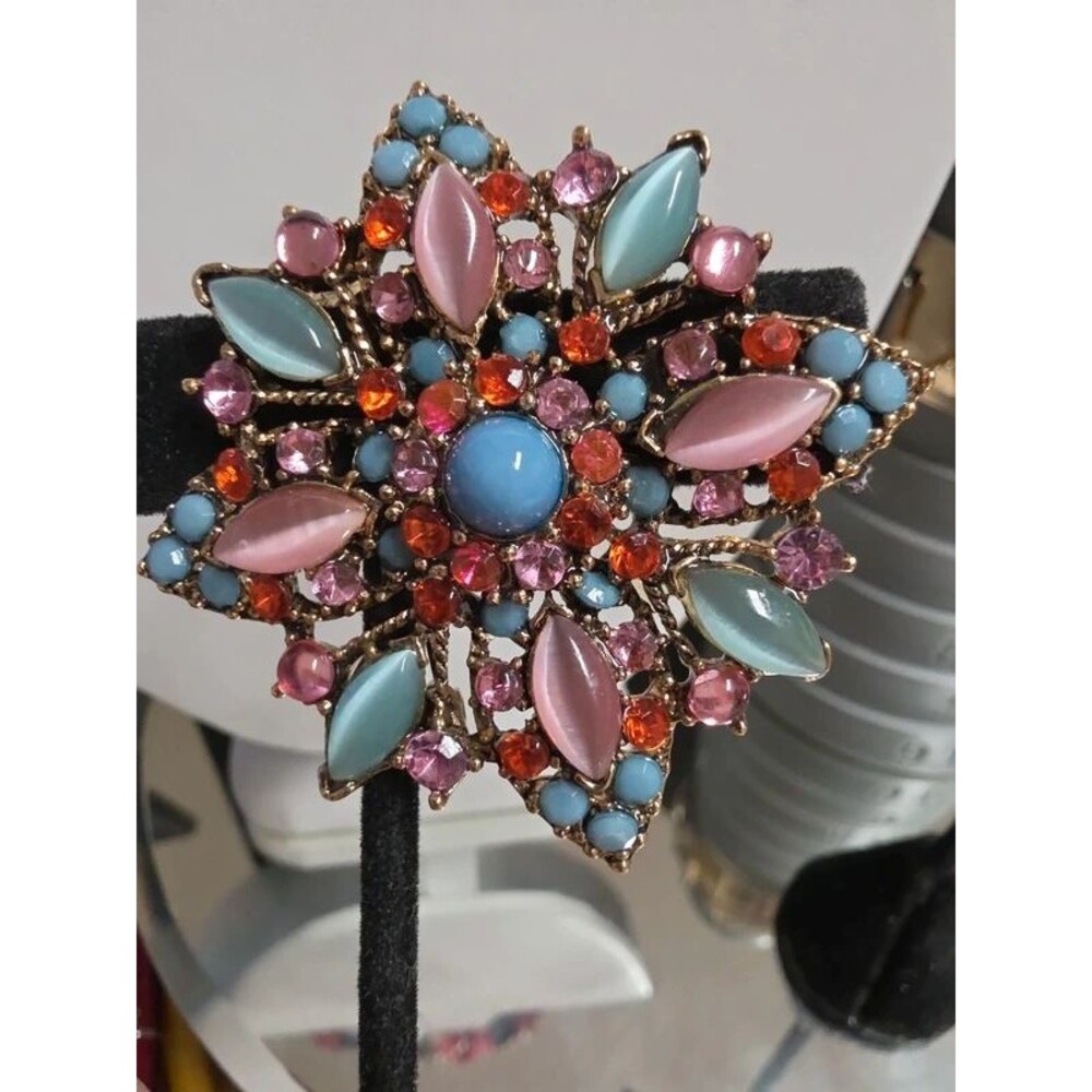 Starburst Pastel Cats Eye Marquis Rhinestone Brooch - Picture 4 of 7